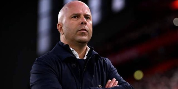 安菲尔德遭重创！利物浦欧冠连续三场大败，冠军主帅斯洛特下课危机加剧